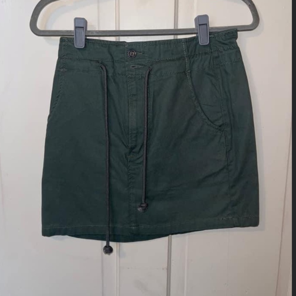 Forever 21 skirt size small